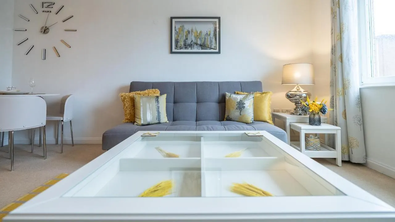 Hansen Court - Stylish Bay Apartment With Parking And River Views Cardiff