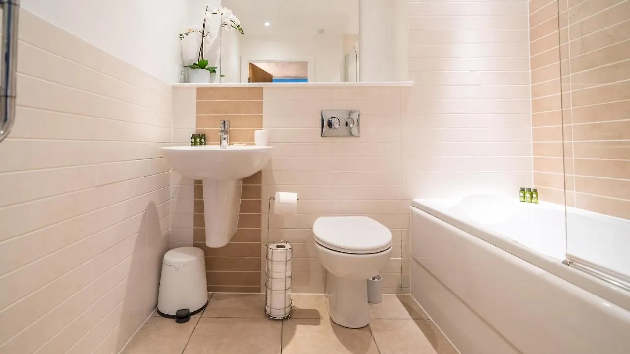 Hansen Court - Stylish Bay Apartment With Parking And River Views Cardiff United Kingdom