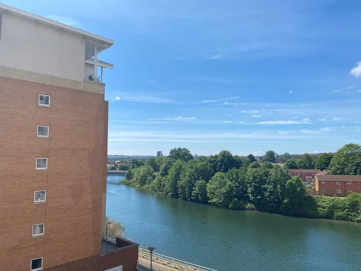 Hansen Court - Stylish Bay Apartment With Parking And River Views Cardiff United Kingdom